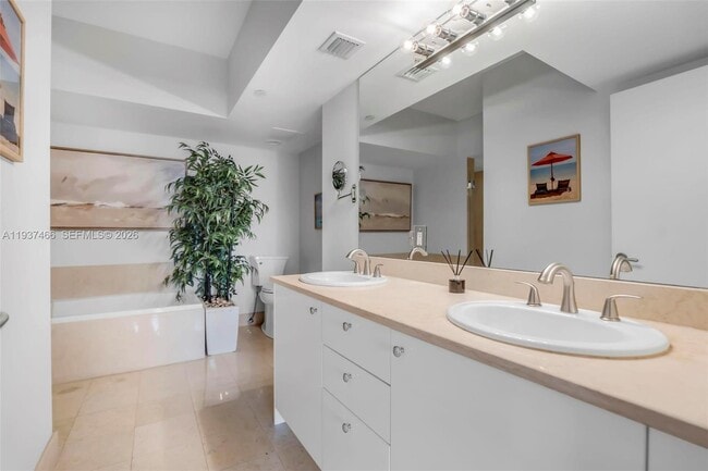 Building Photo - 20000 E Country Club Dr