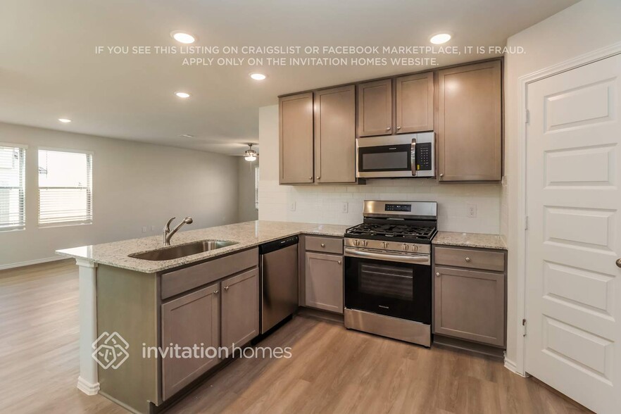 Building Photo - 10938 Heliosphere Wy