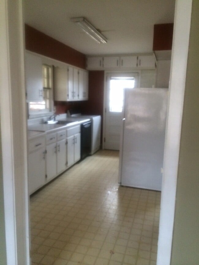Primary Photo - 3 Bedroom 1 Bath home in the cove