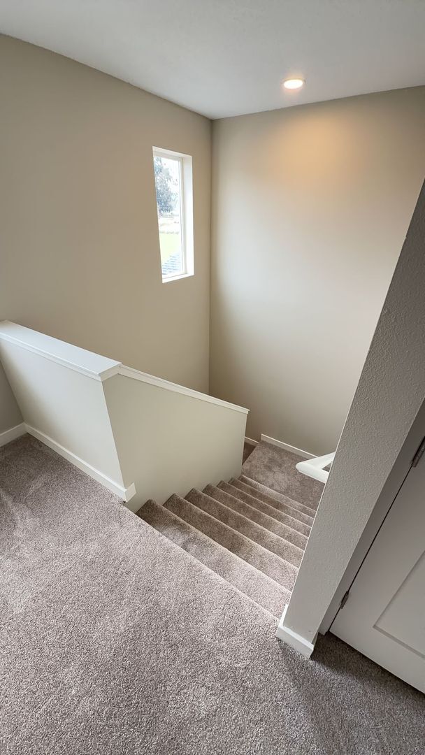 Building Photo - Chernishoff Seven Oak Luxury Duplex