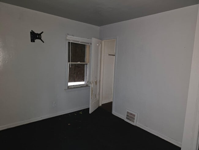 Building Photo - 9120 Winthrop St