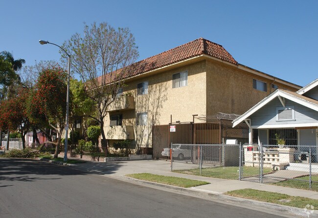 Primary Photo - 425 N Hobart Blvd