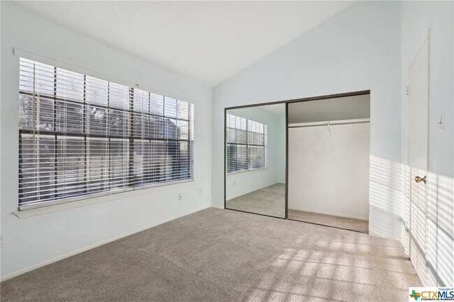 Building Photo - 7122 Wood Hollow Dr
