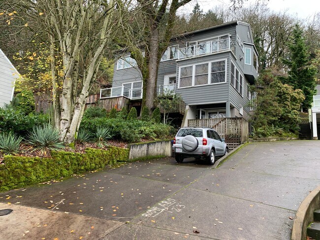 Building Photo - 225 SW Whitaker St
