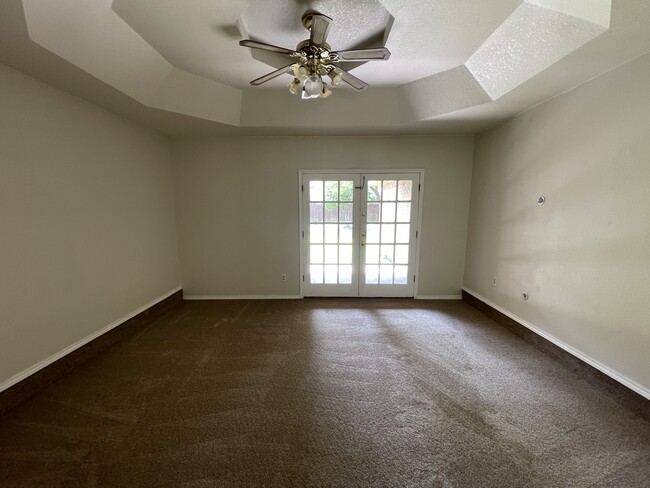 Building Photo - 1305 S James Cir