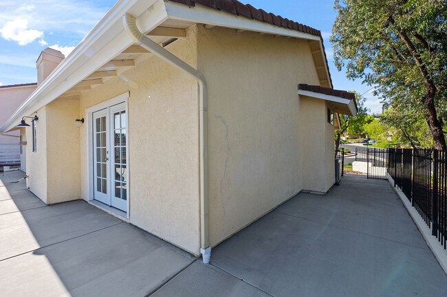Building Photo - Updated 3-Bedroom Home with Modern Upgrade...