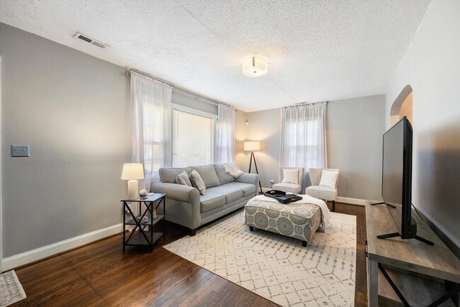 Building Photo - 108 S St Marks Ave