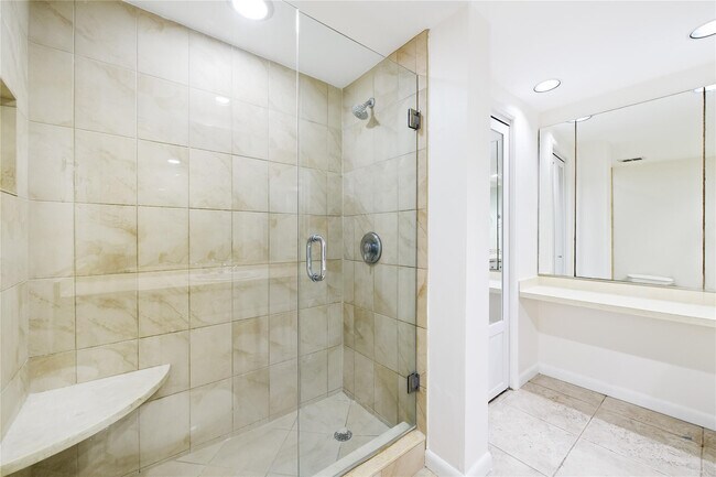 Building Photo - 3800 Galt Ocean Dr