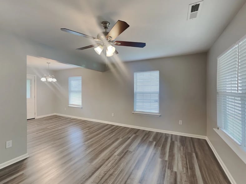 Building Photo - 1304 Crandon Dr