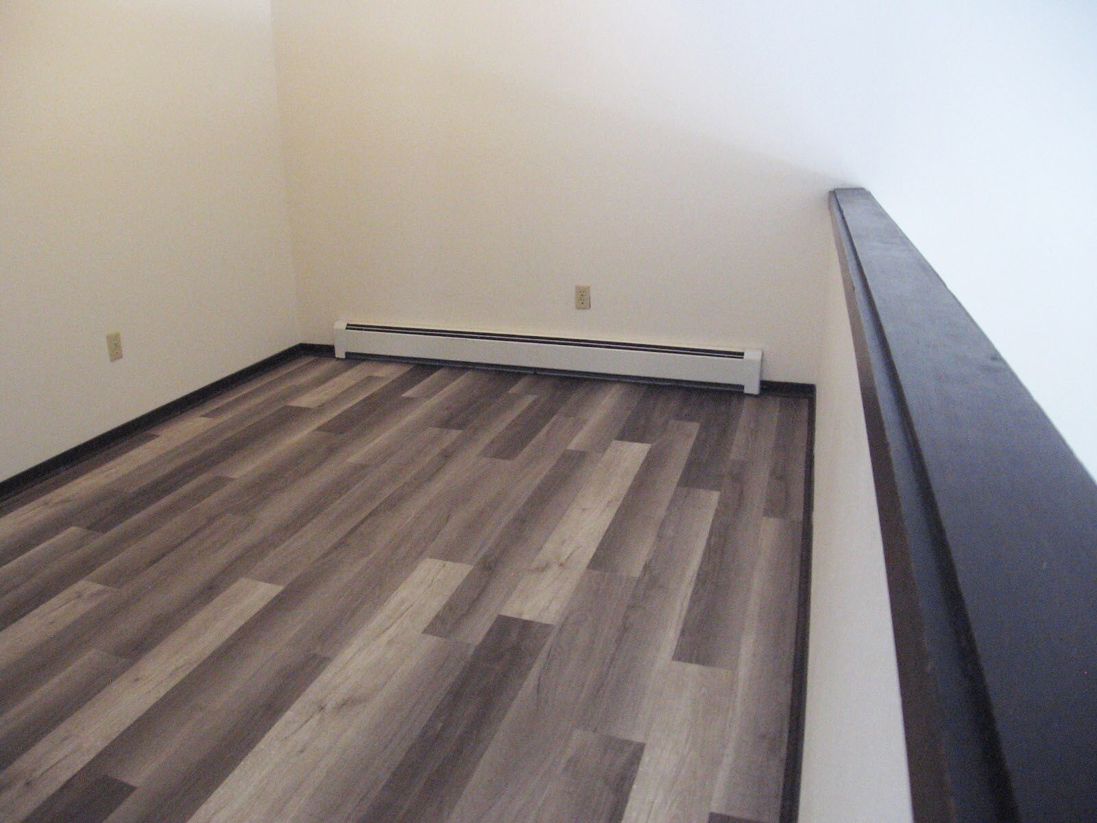 Building Photo - 1155 Lakeside Dr