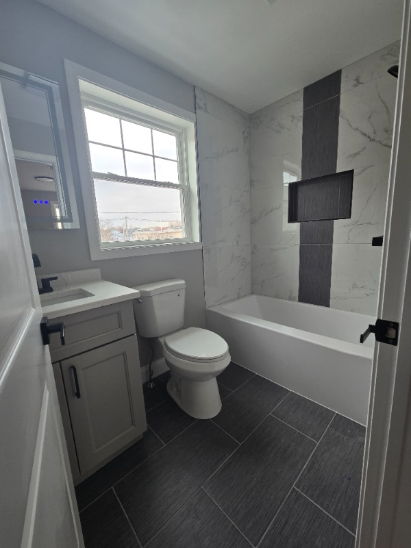 Building Photo - 13 Barstow St