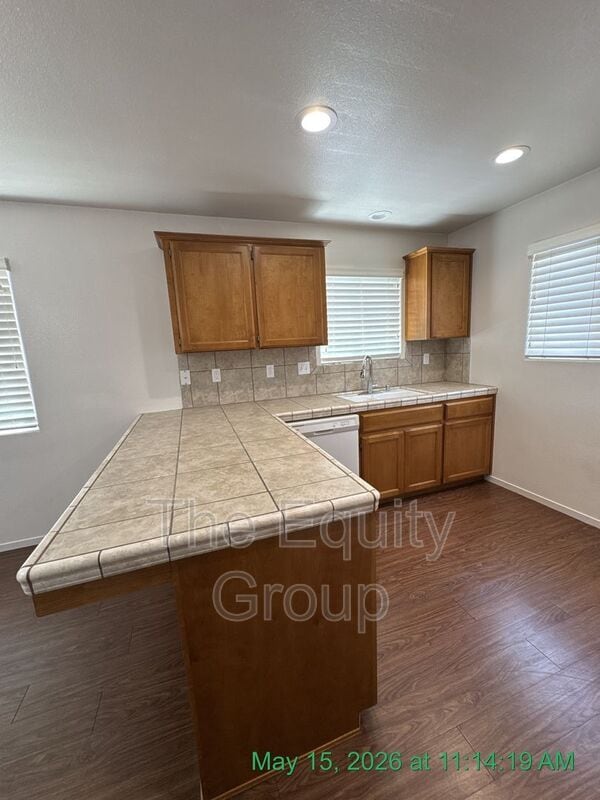 Building Photo - 2226 W Lark Ave