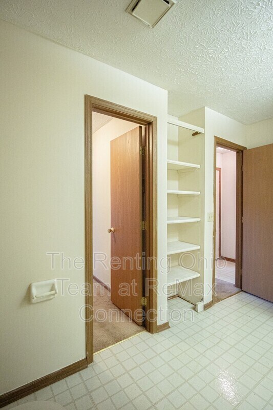 Building Photo - 6486 Reflections Dr