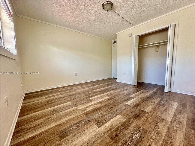 Building Photo - 201 Galen Dr