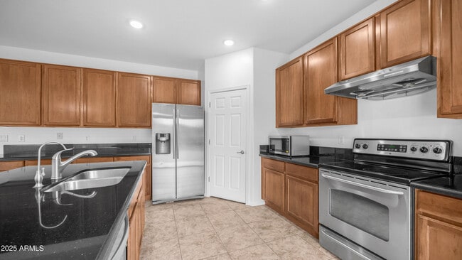 Building Photo - 5131 W El Cortez Trail