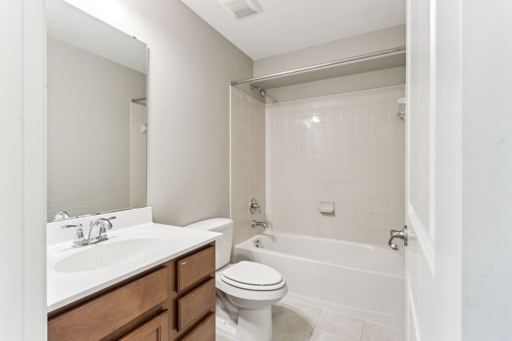 LL Full Bathroom - 3107 Alliance Ct