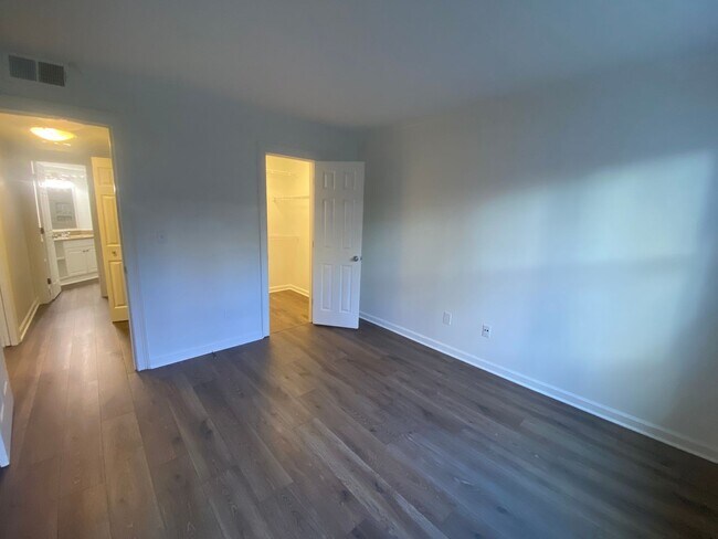 Building Photo - Broad River Township