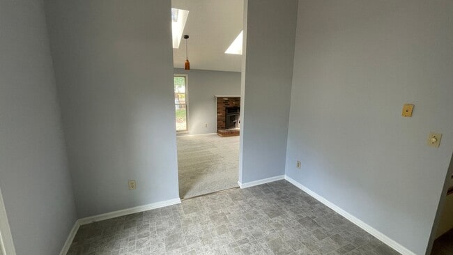 Building Photo - Chesterfield Rancher with Open Concept