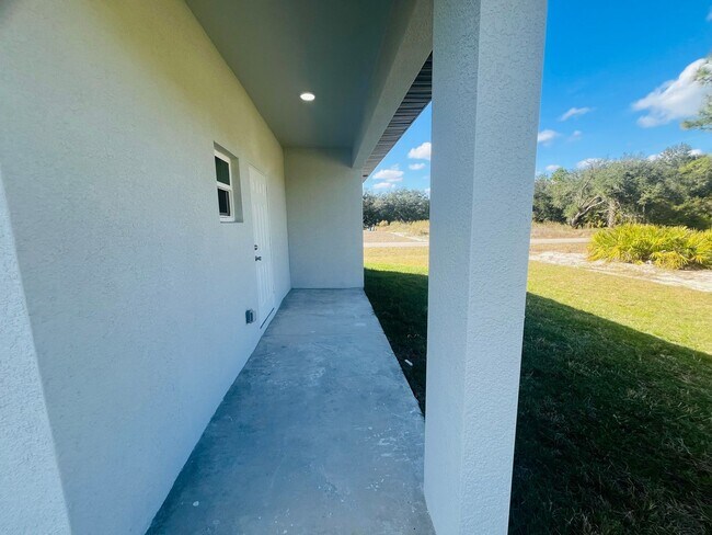 Building Photo - Brand New 2/2/1 - Lehigh Acres