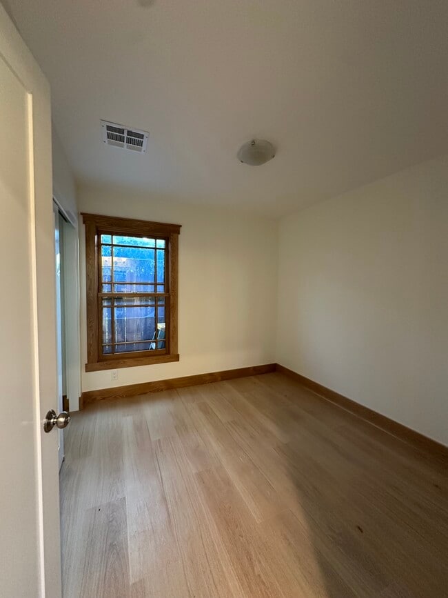 Building Photo - 1719 Loma Vista St