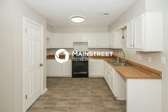 Building Photo - 3 Bedroom Pet-Friendly Home in Millington,...