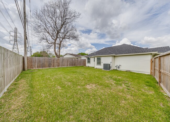 Building Photo - 7954 Glenvista St