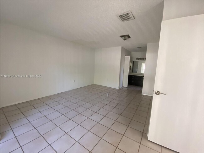 Building Photo - 11123 SW 132nd Ct
