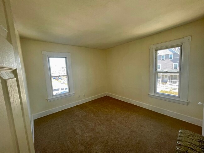 Building Photo - 735 Belmont Ave