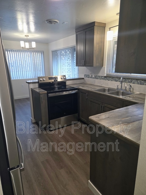 Building Photo - 2118 S Roosevelt St