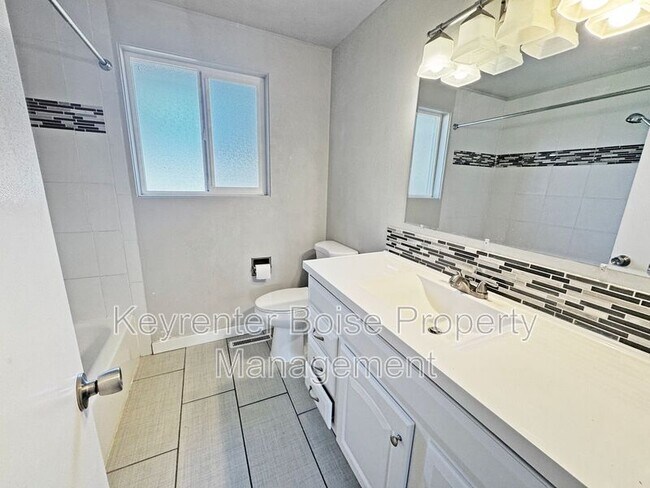 Building Photo - 5603 Centerbrook Dr