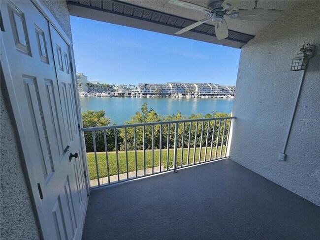 Building Photo - 14800 Walsingham Rd