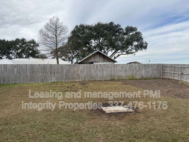 Building Photo - 201 St Caillin St