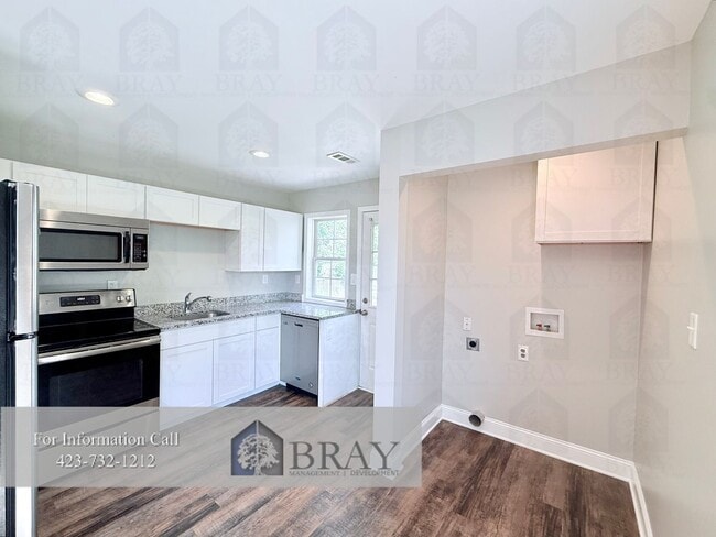 Building Photo - Modern 2-Bedroom Home with Screened Porch ...