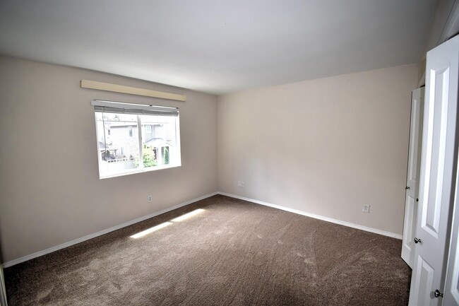 Building Photo - 8724 Stockholm Ln NE