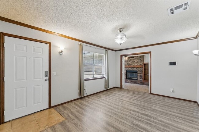 Building Photo - 3401 E Noble Dr