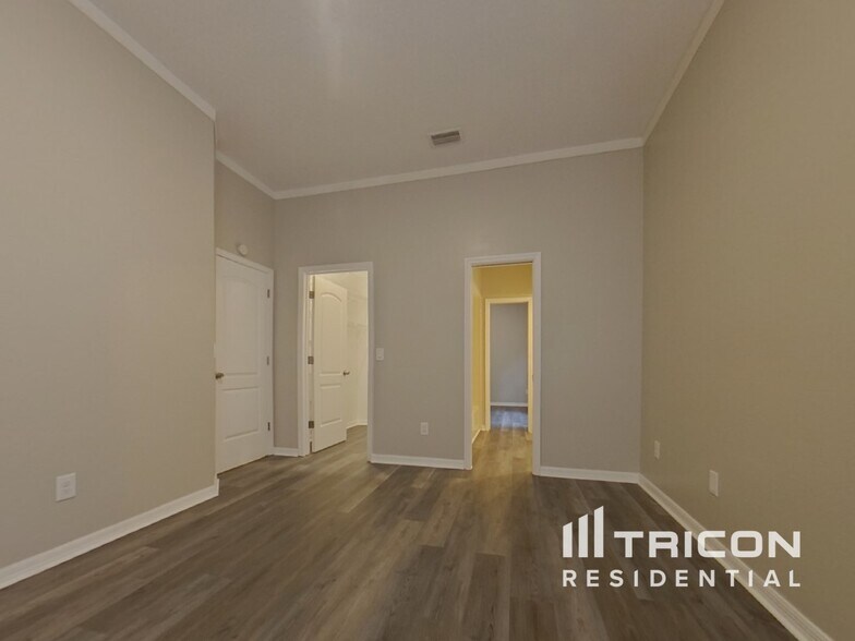 Building Photo - 258 Shady Oaks Cir