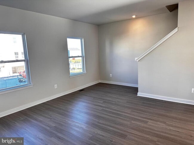 Building Photo - 30 Trotting Rd