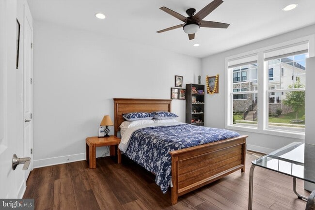 Building Photo - 41922 Spring Air Dr