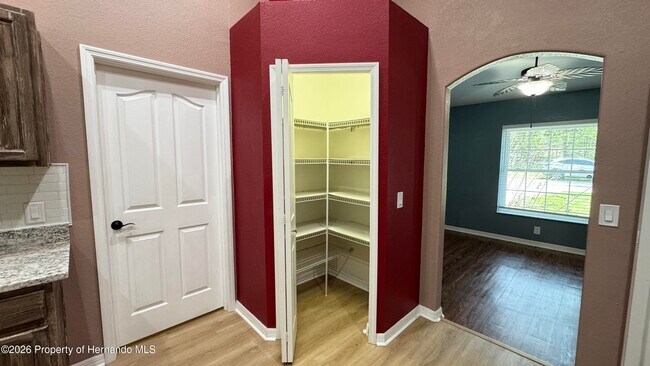 Building Photo - 10 Bellis Ct