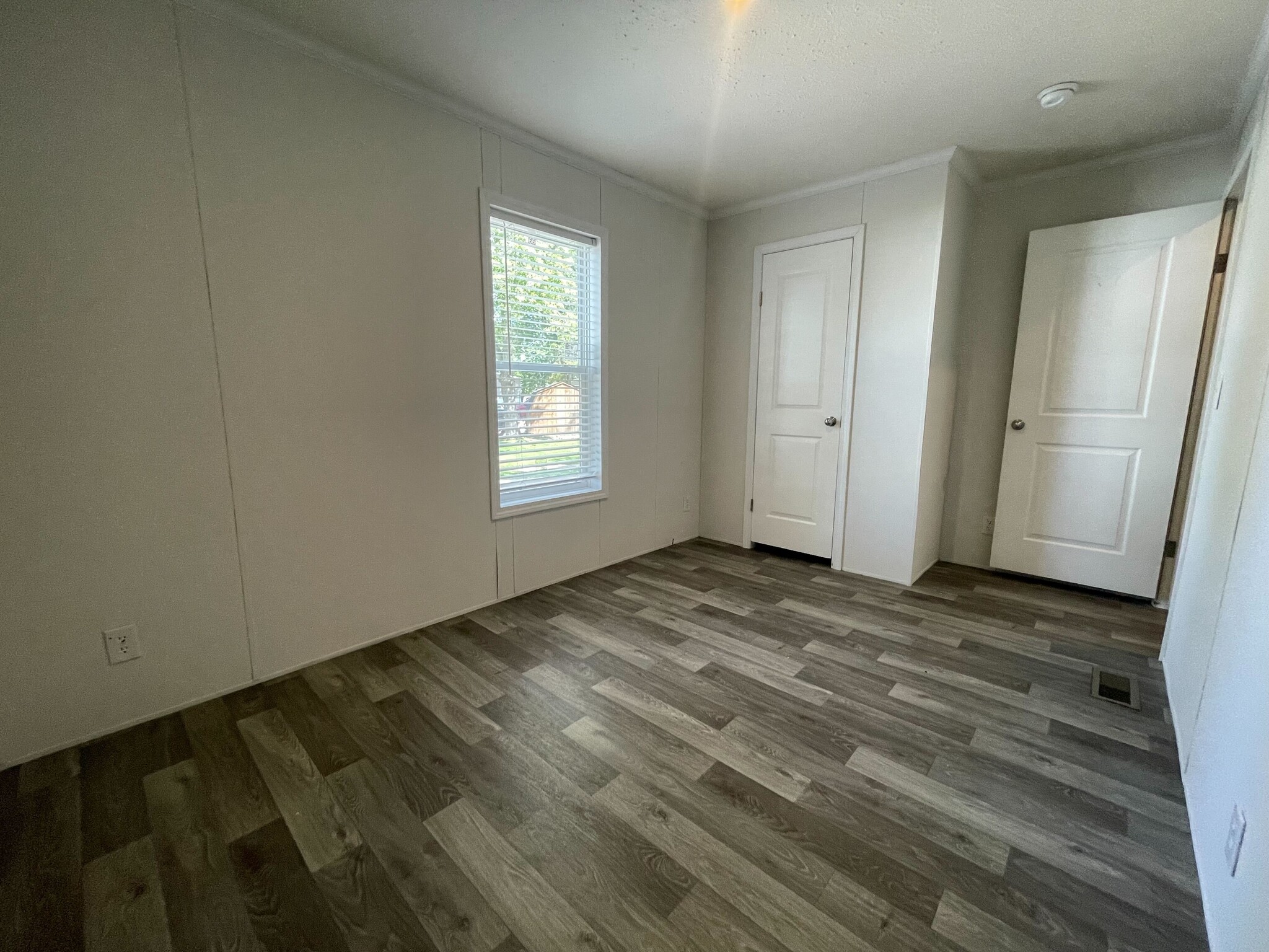 Building Photo - 15862 Villaire Ave