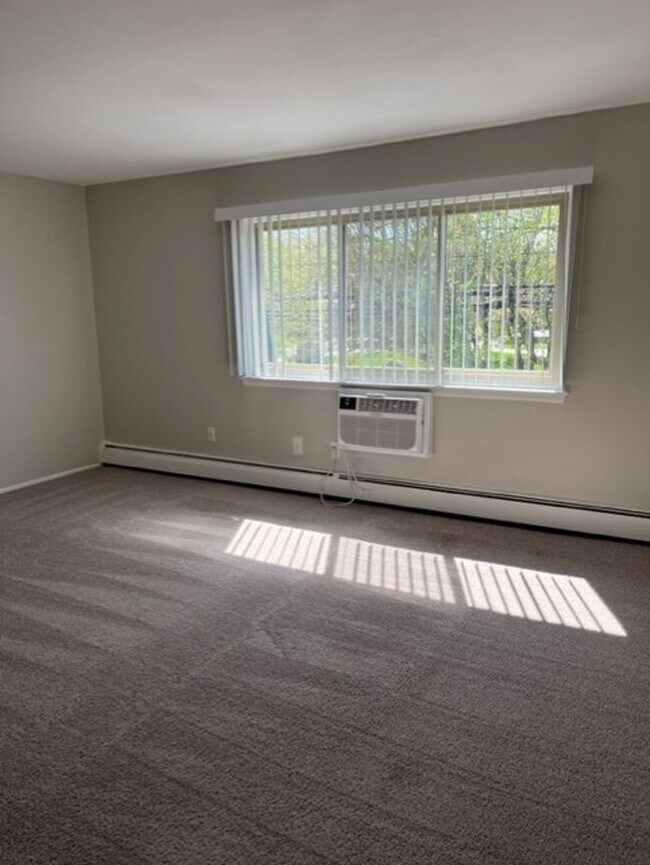 Building Photo - Charming 1 Bedroom/1 Bath near Downtown Ro...