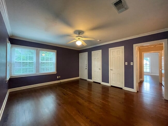 Building Photo - AVAILABLE NOW--3 BEDROOM 2 BATH HOME IN TCU AREA