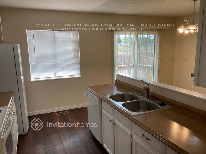 Building Photo - 1849 S Salida Cir