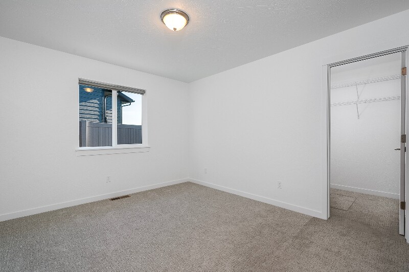 Building Photo - 128 W View Dr