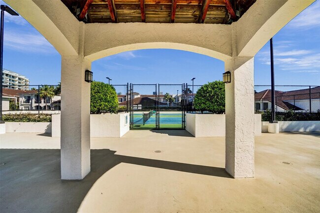 Building Photo - 3105 NE 184th St