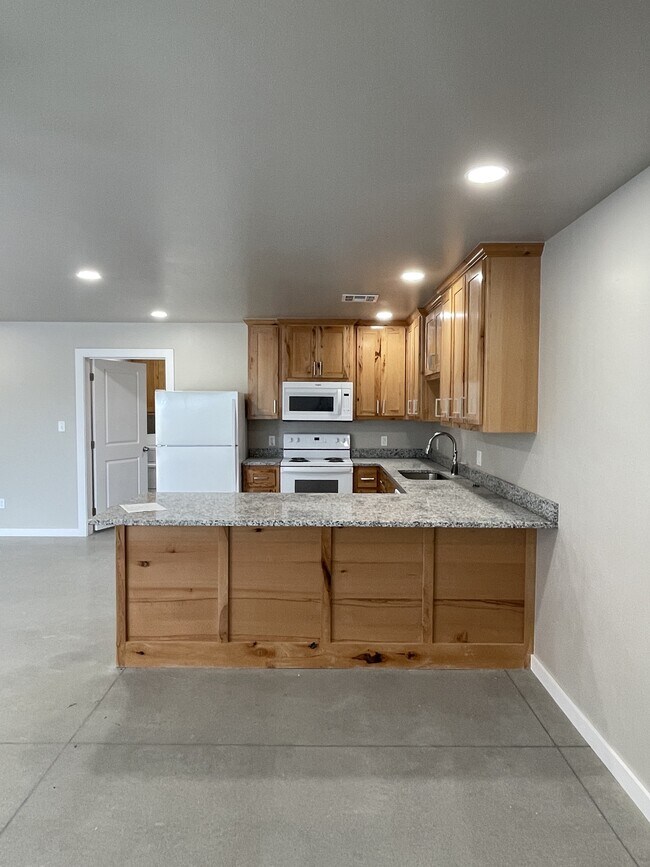 Building Photo - 13762 County Rd 1554