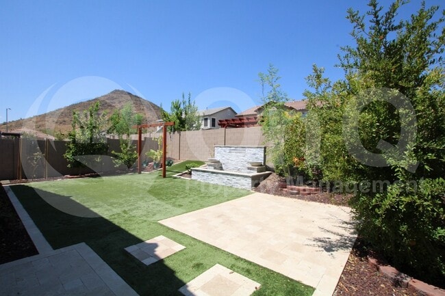 Building Photo - 5420 W Desert Hollow Dr