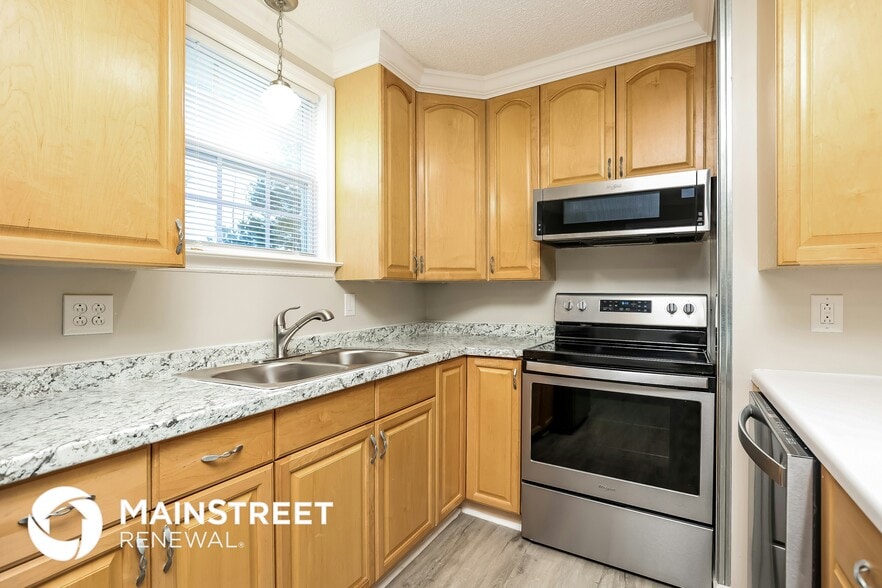 Building Photo - 7901 Chester Rd