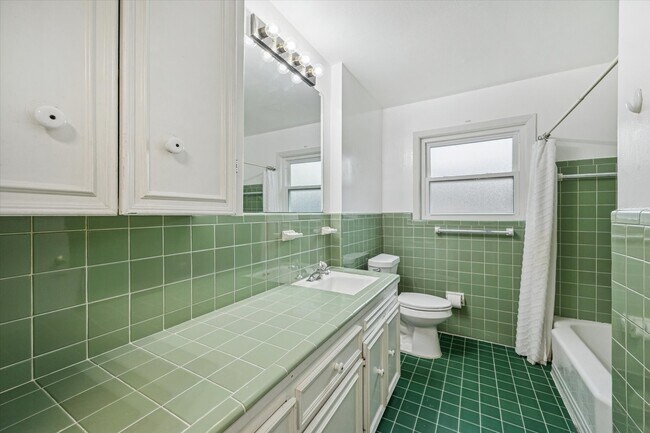 Building Photo - 4410 Kingfisher Dr