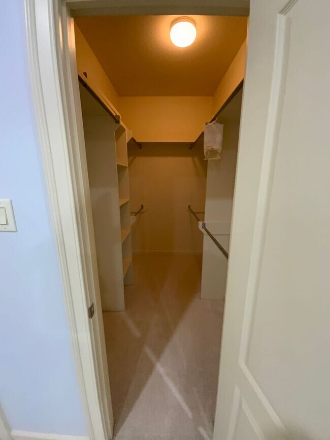 Building Photo - 123 Courts Ln